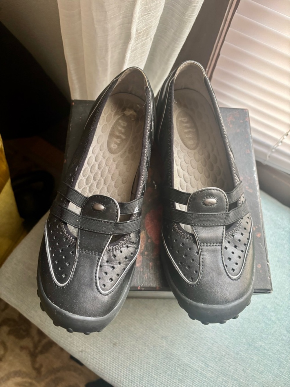 ADORABLE Sporty Spice flats by Privo - Picture 2 of 5